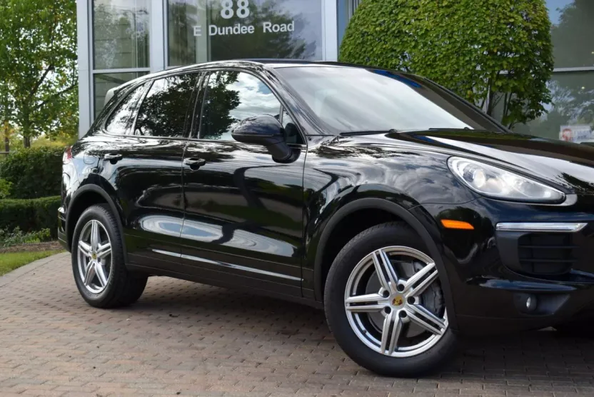 2016 Porsche Cayenne photo 1