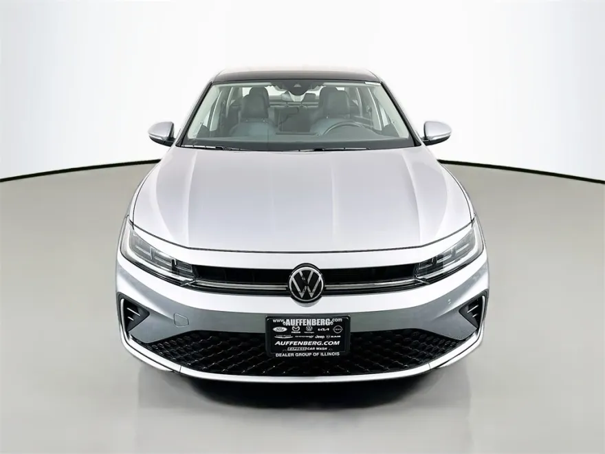 2025 Volkswagen Jetta SEL photo 1