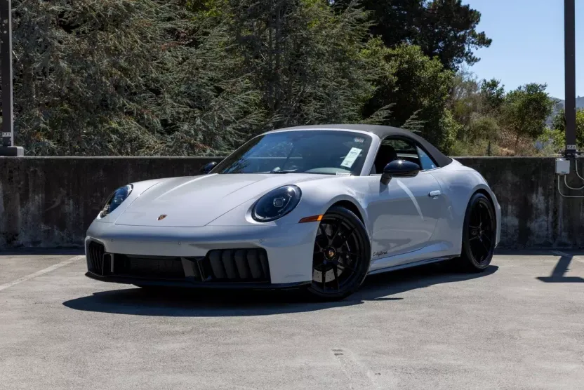 2025 Porsche 911 4 GTS Cabriolet photo 1