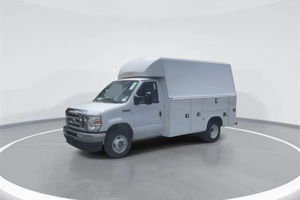 2025 Ford E-350 Base photo 1