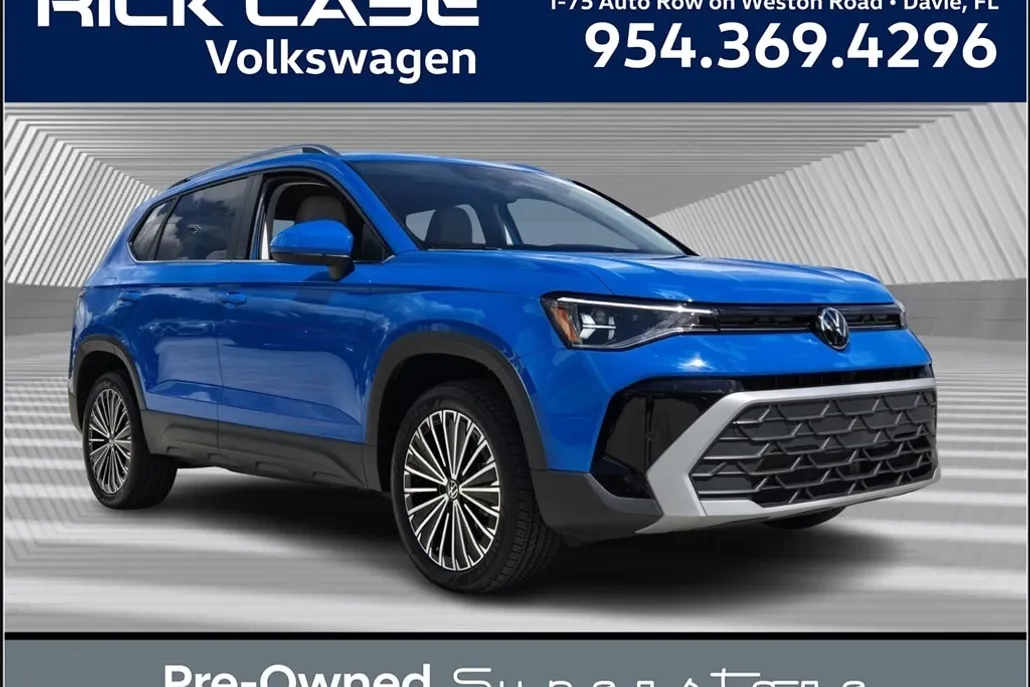 2025 Volkswagen Taos SE photo 1