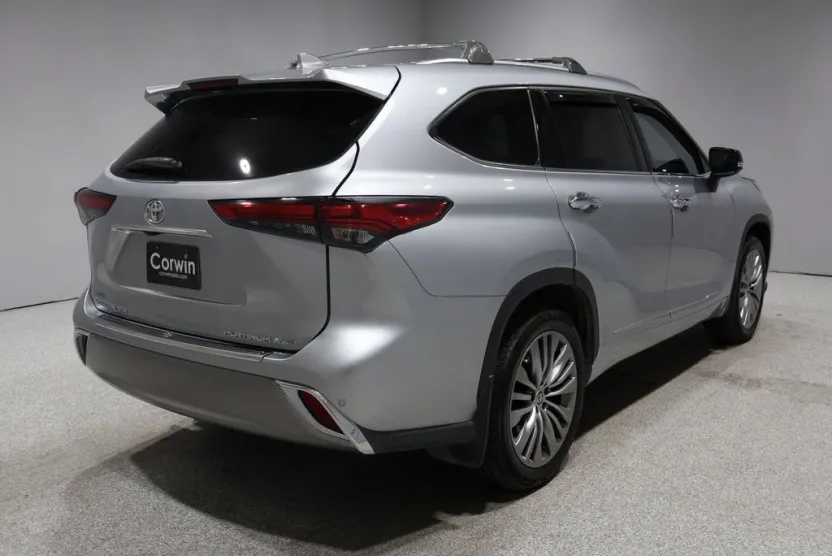 2020 Toyota Highlander Platinum photo 1
