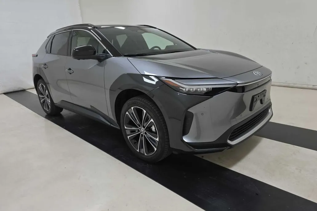 2025 Toyota bZ4X Limited photo 1