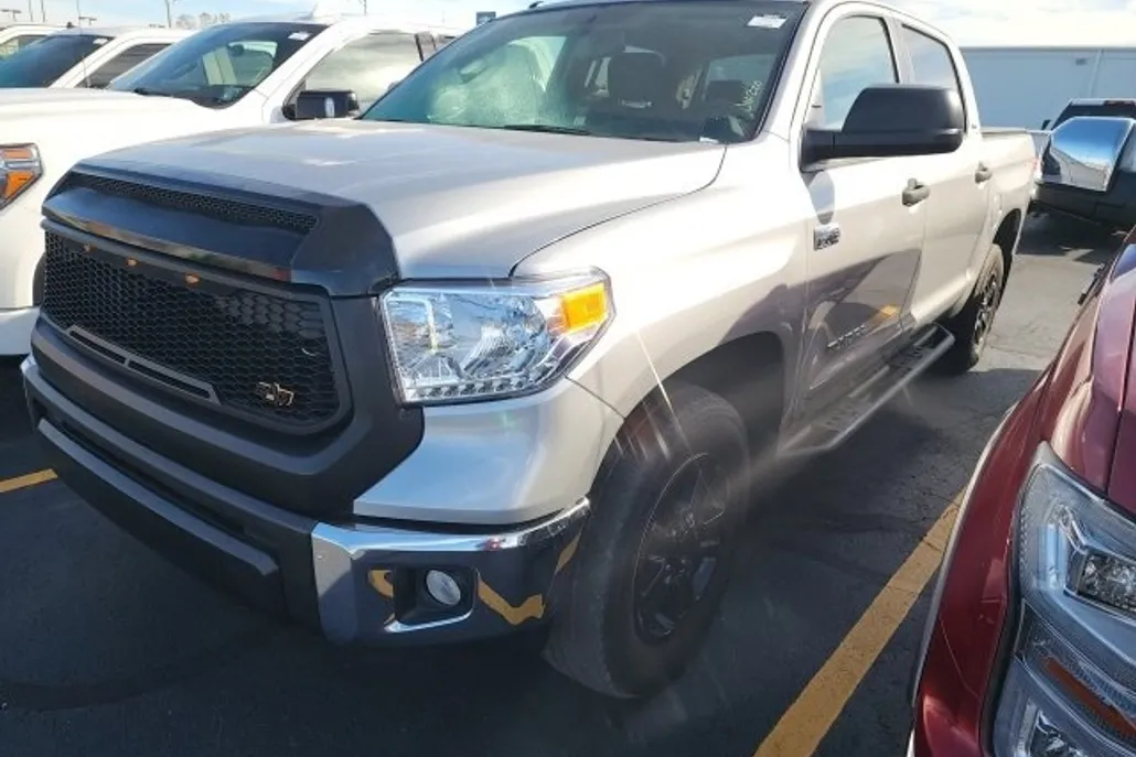 2016 Toyota Tundra SR5 photo 1