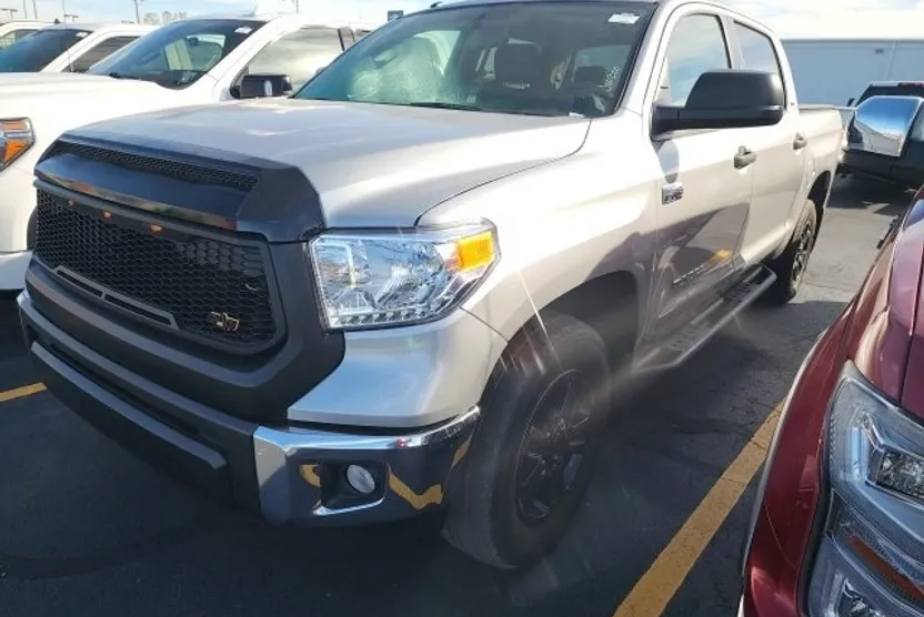 2016 Toyota Tundra SR5 photo 1
