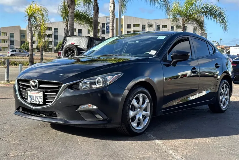 2016 Mazda Mazda3 i Sport photo 1