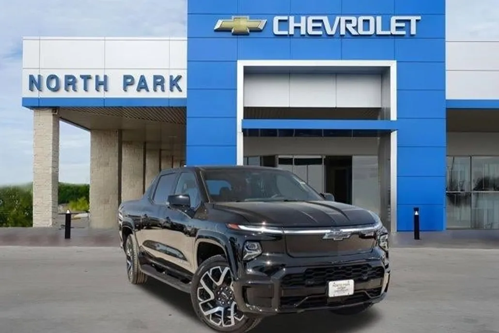 2024 Chevrolet Silverado EV RST photo 1