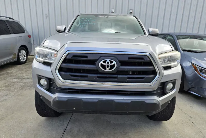 2017 Toyota Tacoma SR photo 1