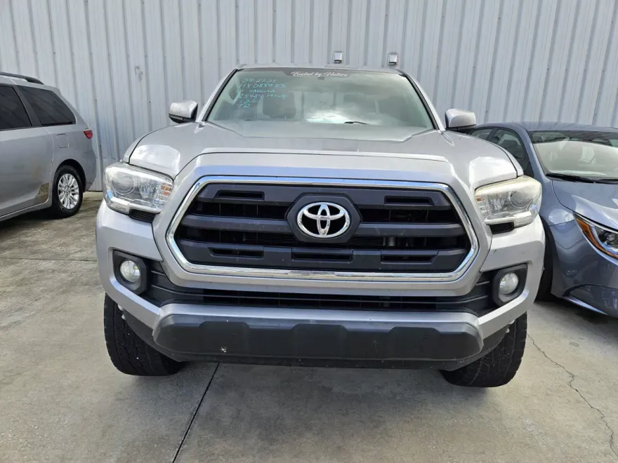 2017 Toyota Tacoma SR photo 1