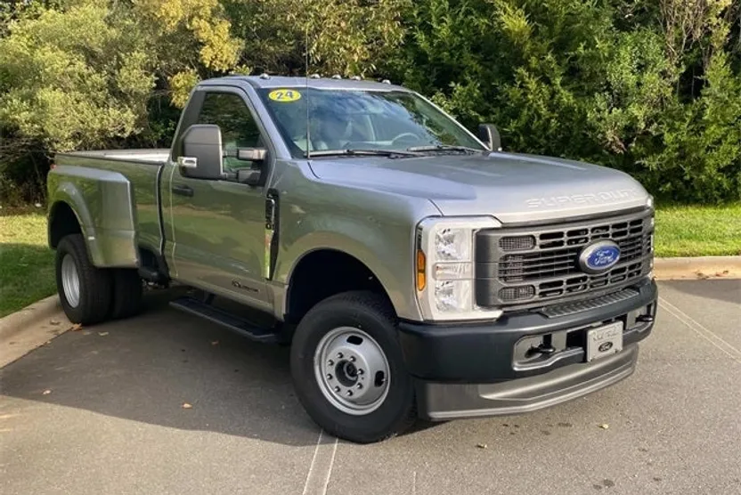 2024 Ford F-350 XL photo 1