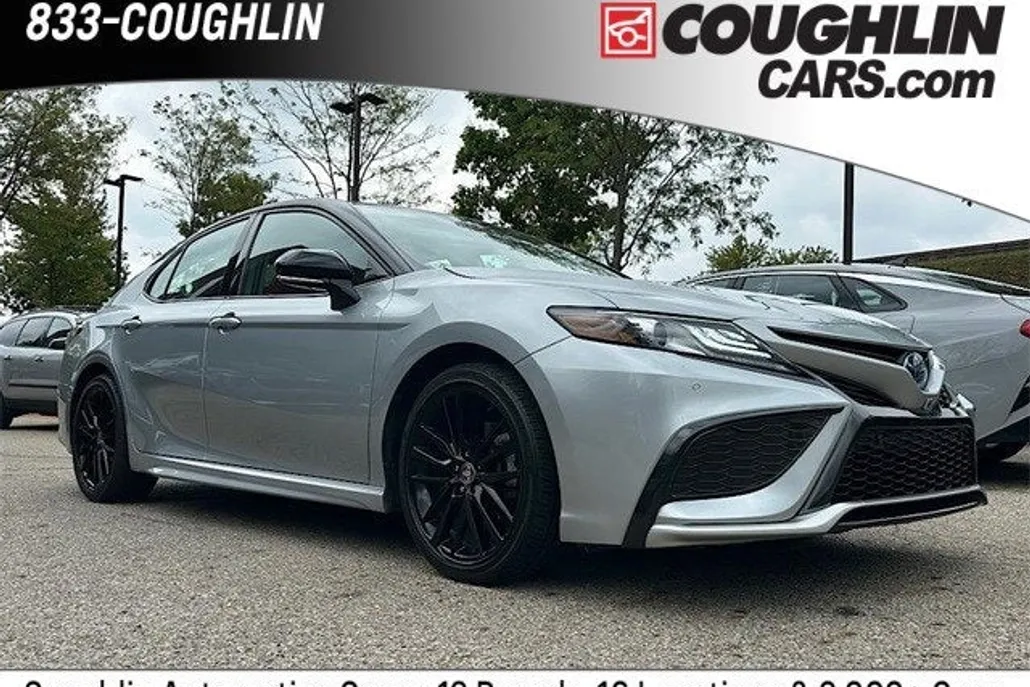 2023 Toyota Camry Hybrid XSE photo 1