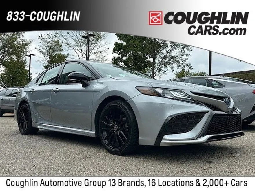 2023 Toyota Camry Hybrid XSE photo 1
