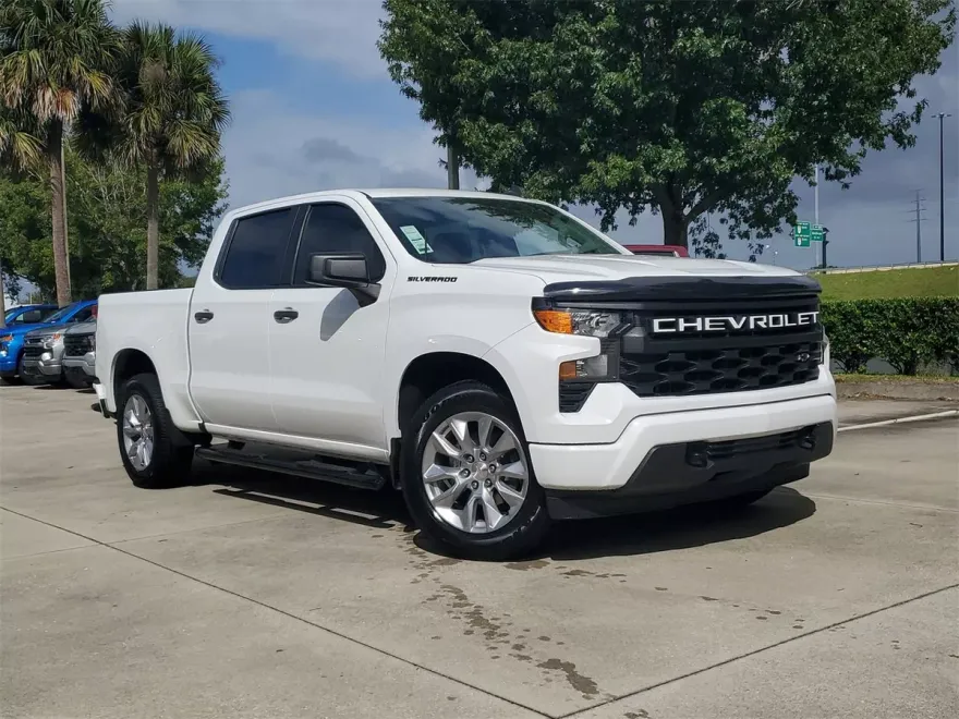 2023 Chevrolet Silverado 1500 Custom photo 1