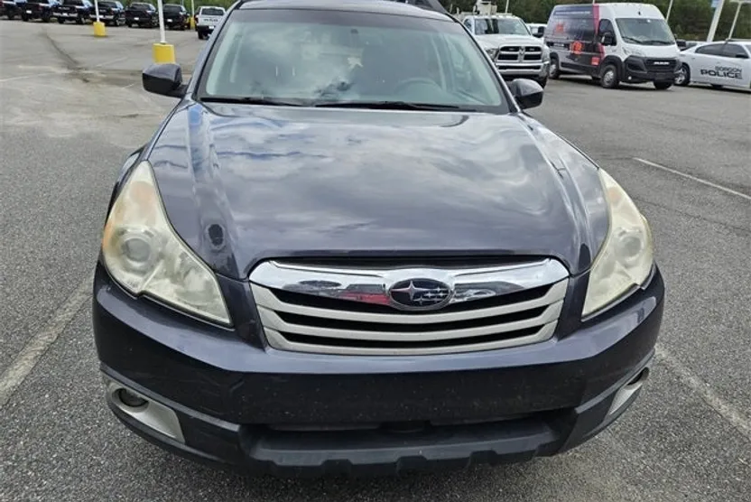 2012 Subaru Outback 2.5i Premium photo 1