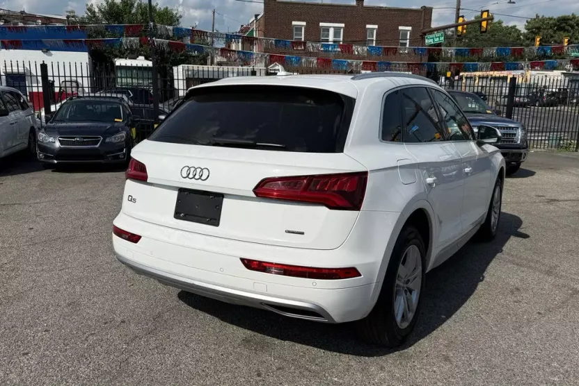 2020 Audi Q5 Premium 45 TFSI photo 1