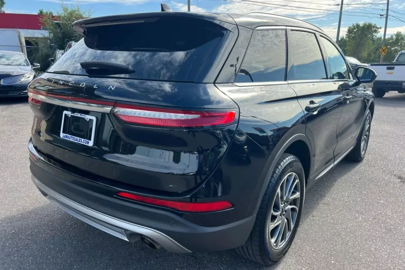 2022 Lincoln Corsair Standard photo 1