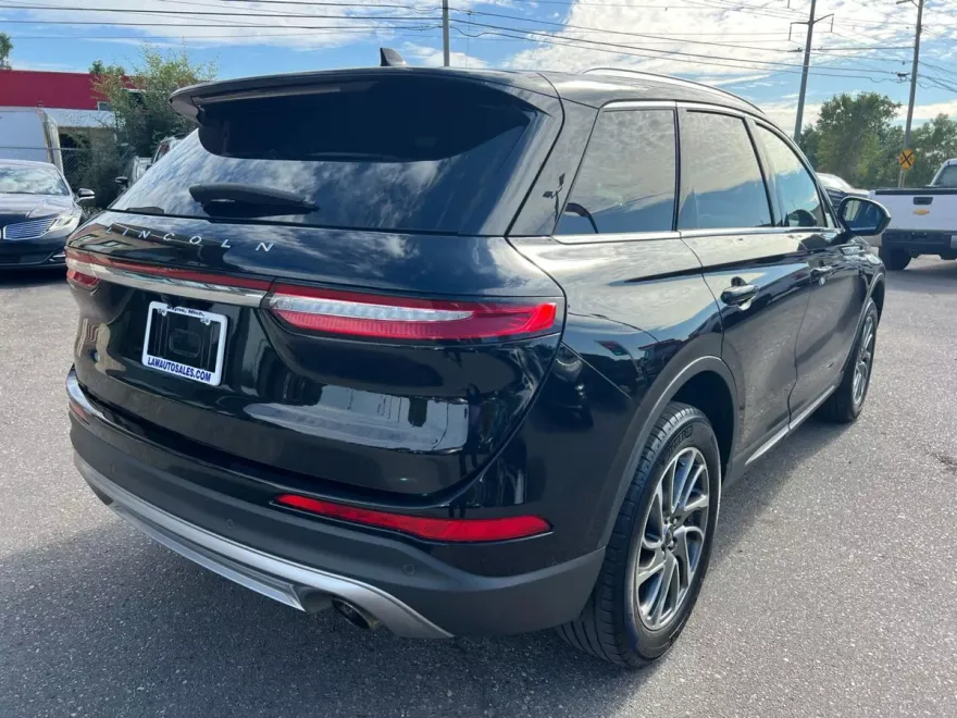 2022 Lincoln Corsair Standard photo 1