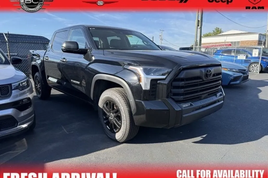2024 Toyota Tundra SR5 photo 1
