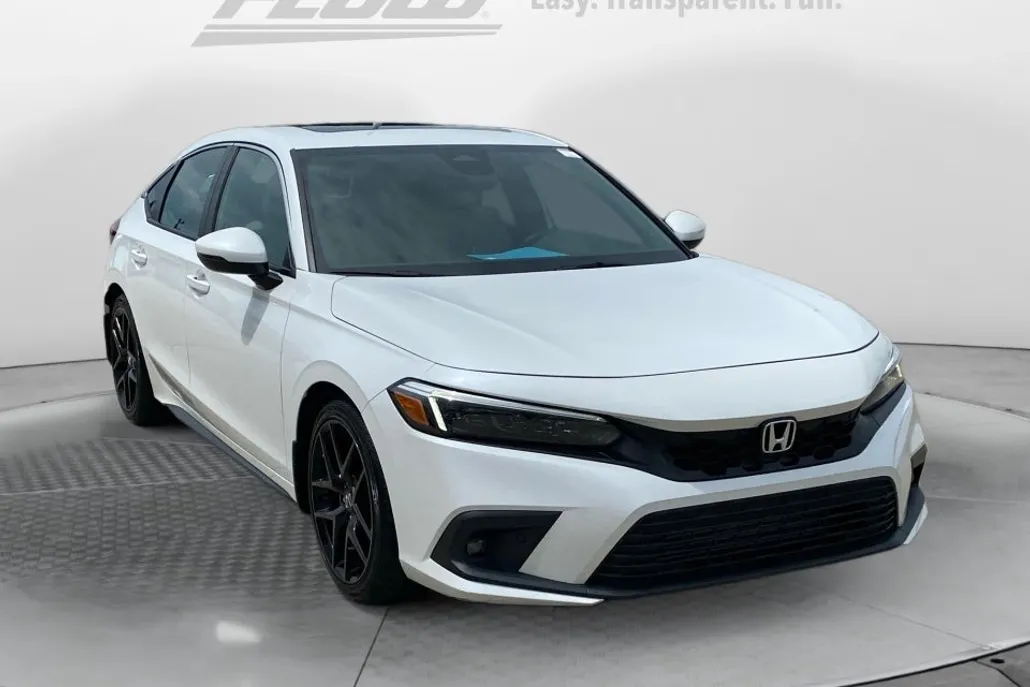 2023 Honda Civic Hatchback Sport Touring photo 1