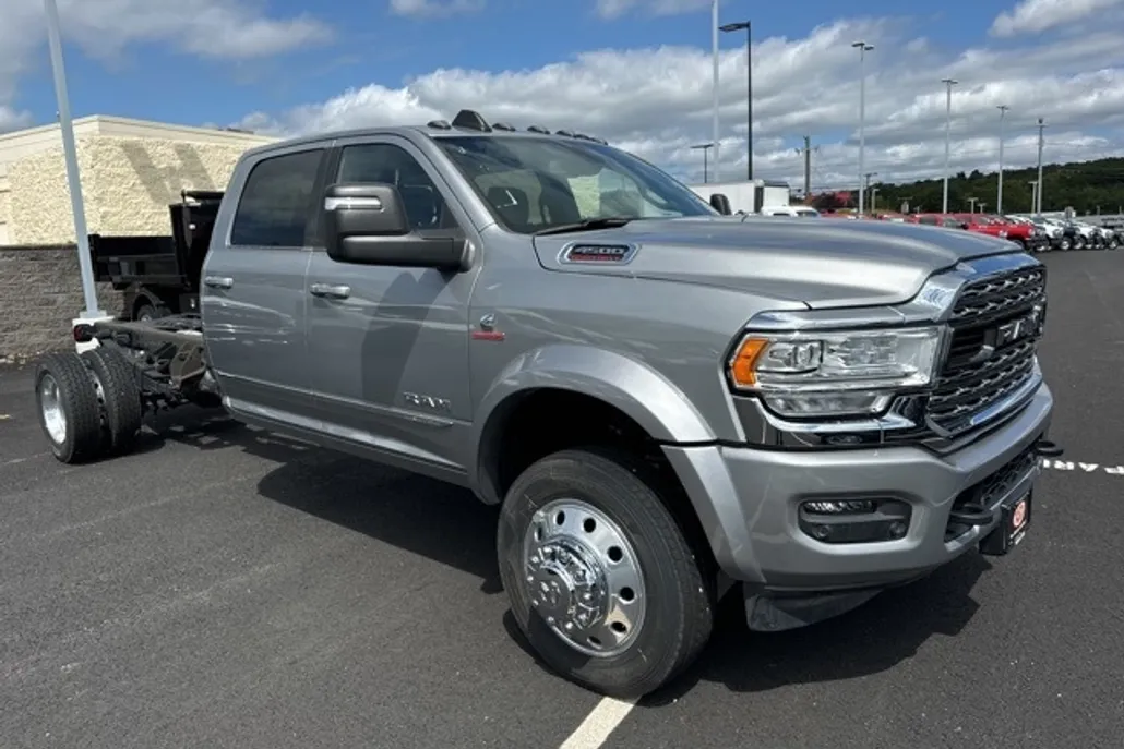 2023 Ram 4500 photo 1