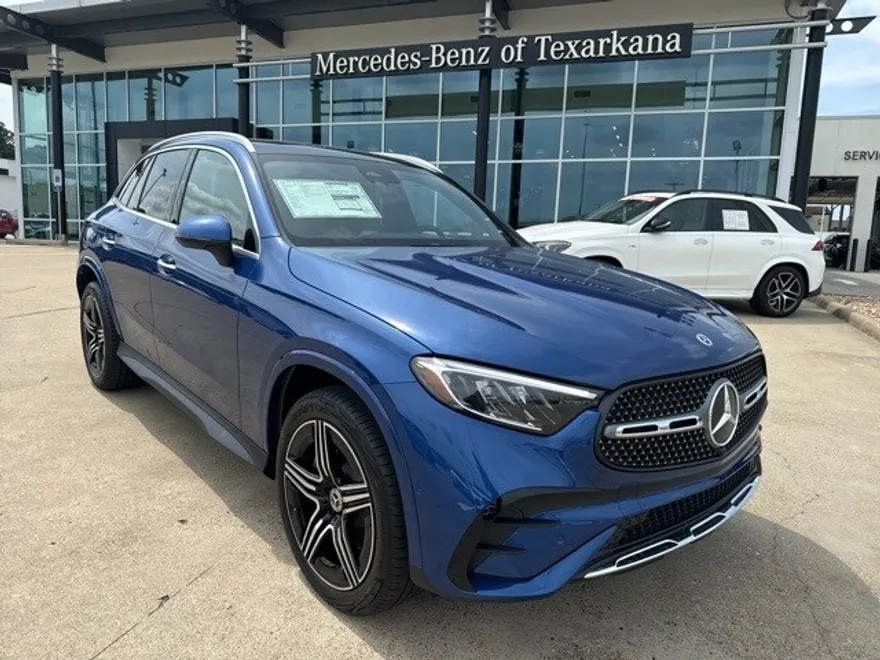 2024 Mercedes Benz GLC 300 photo 1