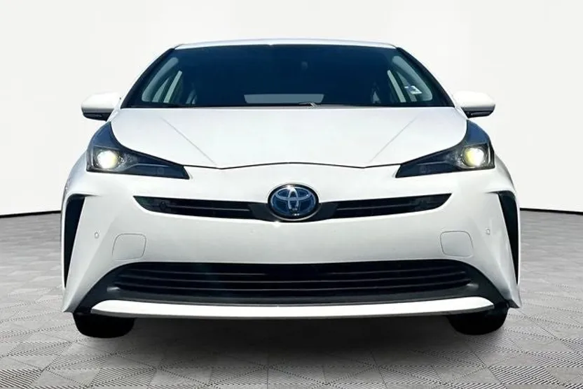 2021 Toyota Prius Base photo 1