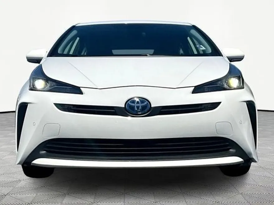 2021 Toyota Prius Base photo 1