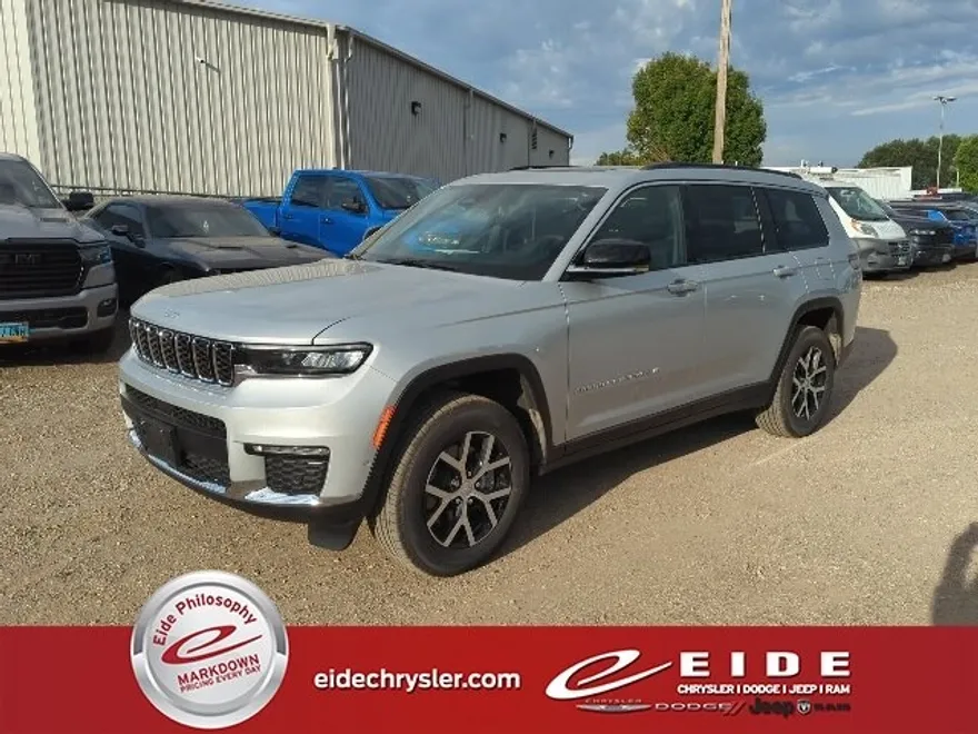 2024 Jeep Grand Cherokee L photo 1