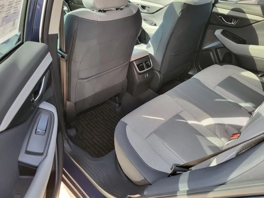 2025 Subaru Outback Premium photo 1