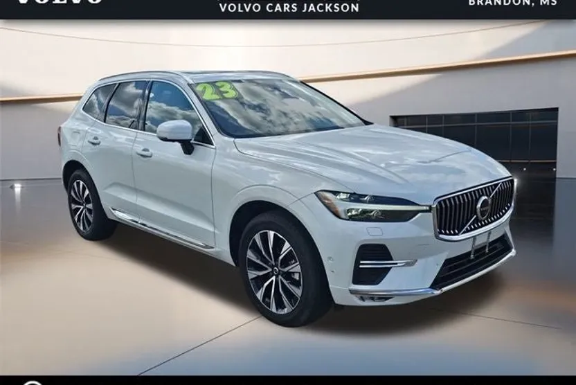 2023 Volvo XC60 B5 Plus photo 1