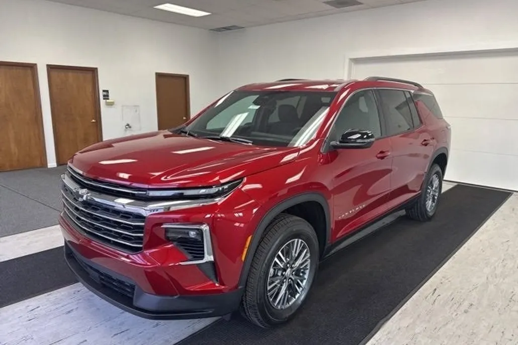 2026 Chevrolet Traverse photo 1