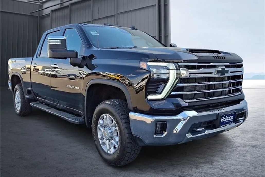 2024 Chevrolet Silverado 3500HD LTZ photo 1