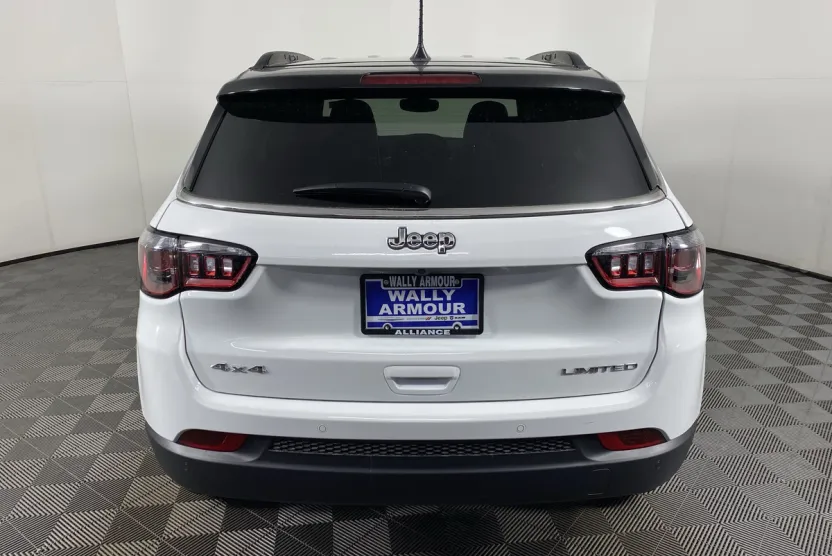 2025 Jeep Compass Limited photo 1