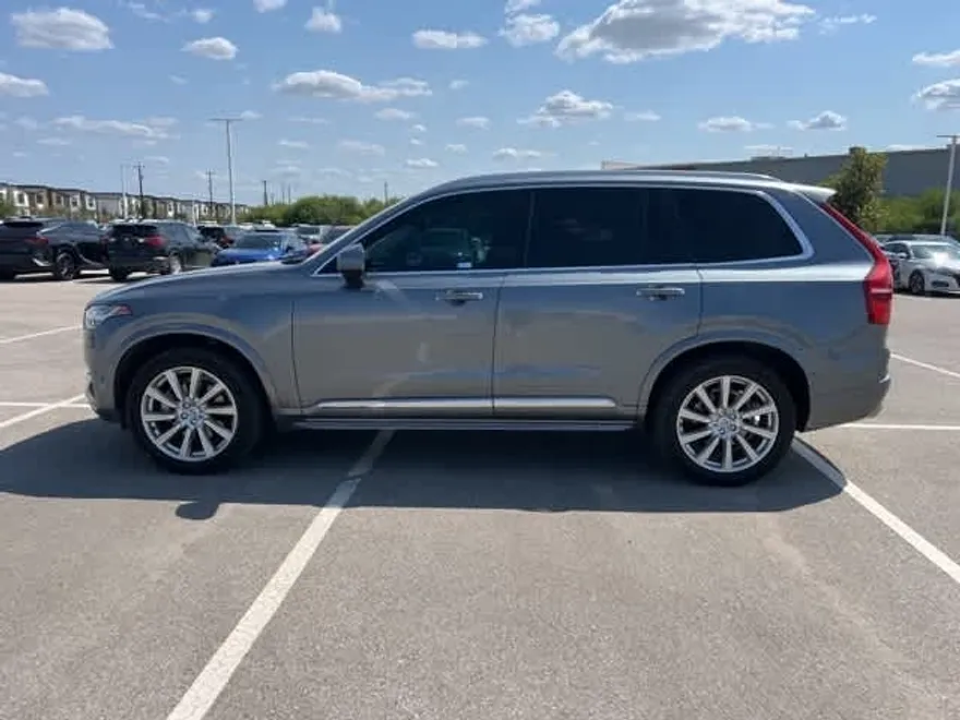 2019 Volvo XC90 T6 Inscription photo 1