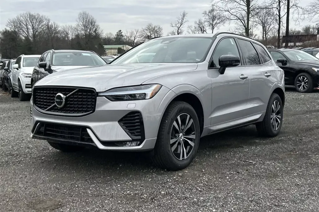 2025 Volvo XC60 B5 Core photo 1