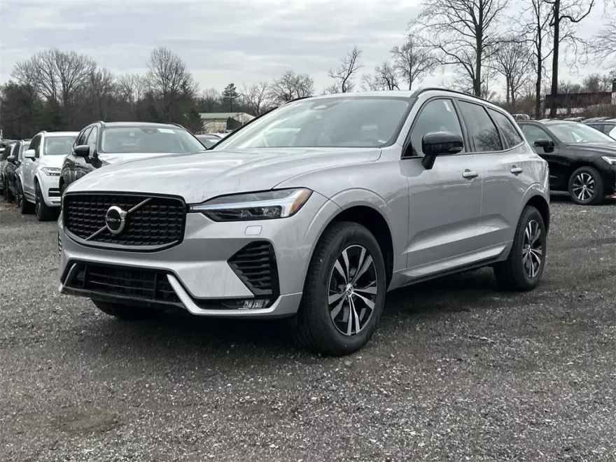 2025 Volvo XC60 B5 Core photo 1