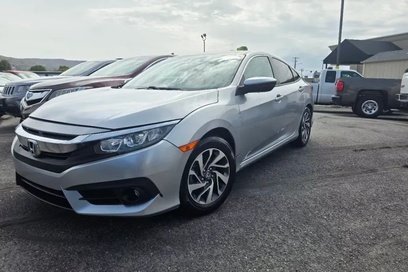 2018 Honda Civic EX photo 1