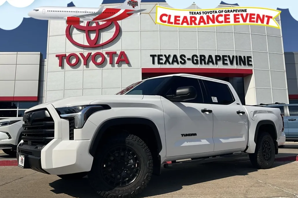 2026 Toyota Tundra SR5 CrewMax photo 1
