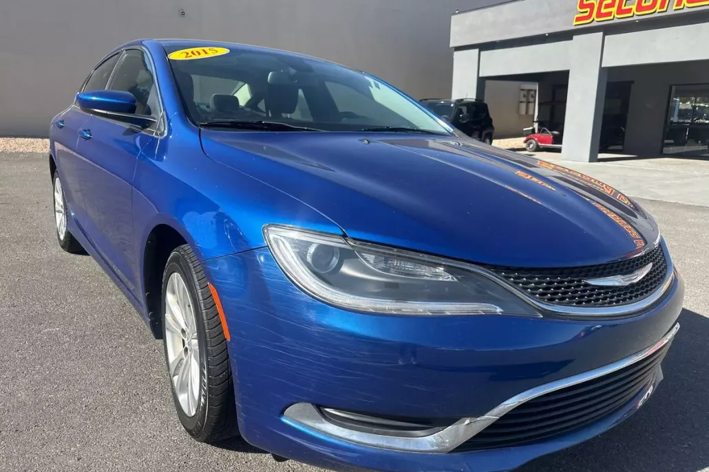 2015 Chrysler 200 Limited photo 1