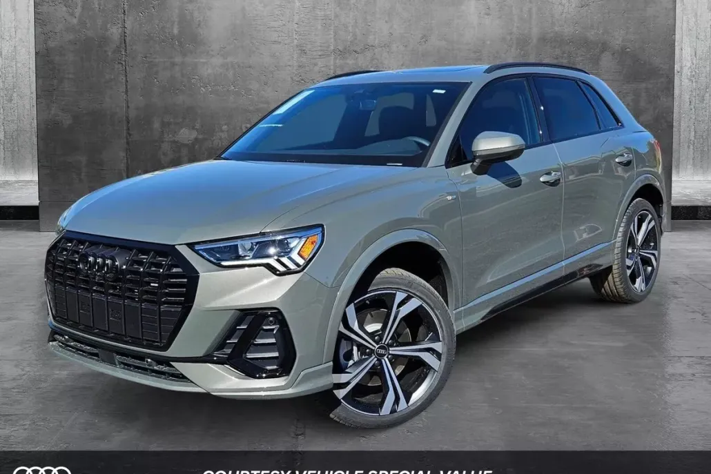 2024 Audi Q3 S line Premium Plus photo 1