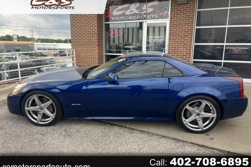 2005 Cadillac XLR photo 1