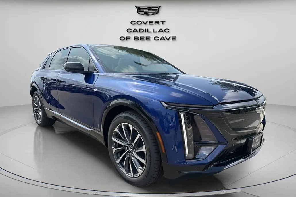 2025 Cadillac Lyriq Sport photo 1