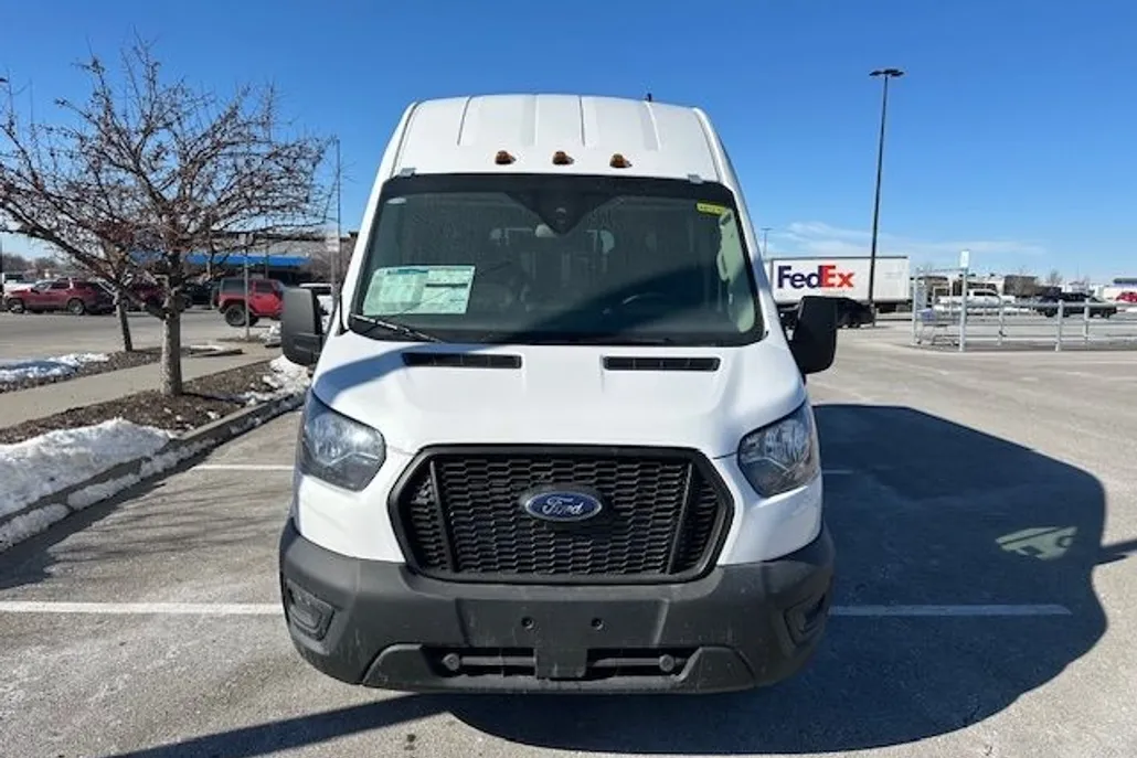 2023 Ford Transit Passenger XL photo 1
