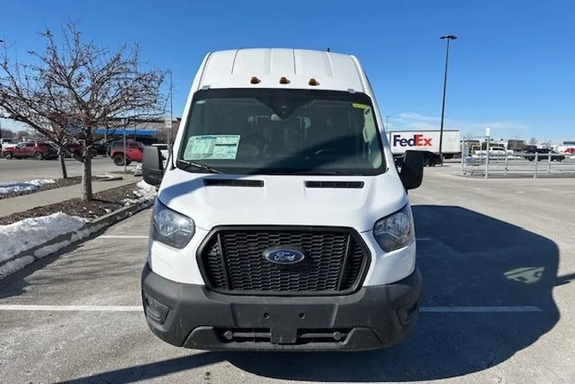 2023 Ford Transit Passenger XL photo 1