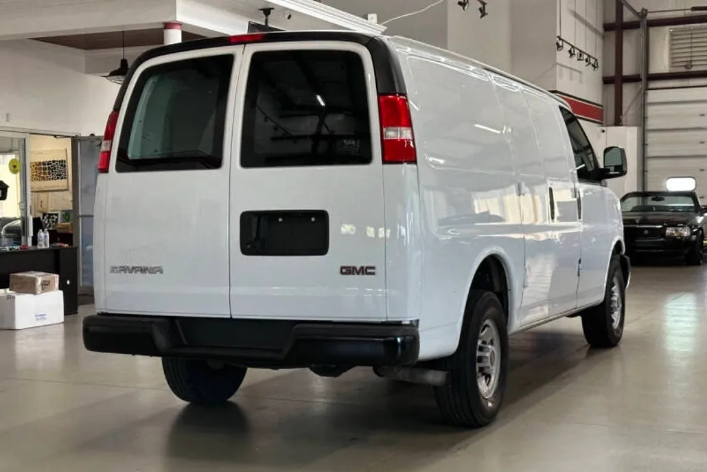 2023 Gmc Savana 2500 Cargo photo 1