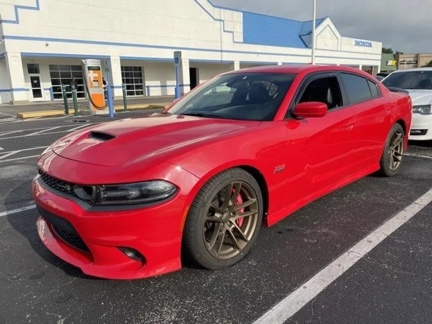 2019 Dodge Charger Scat Pack photo 1