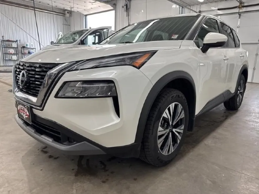 2022 Nissan Rogue SV photo 1