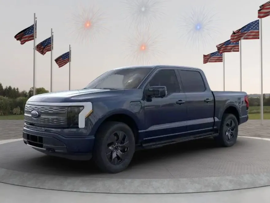 2023 Ford F-150 Lightning Lariat photo 1