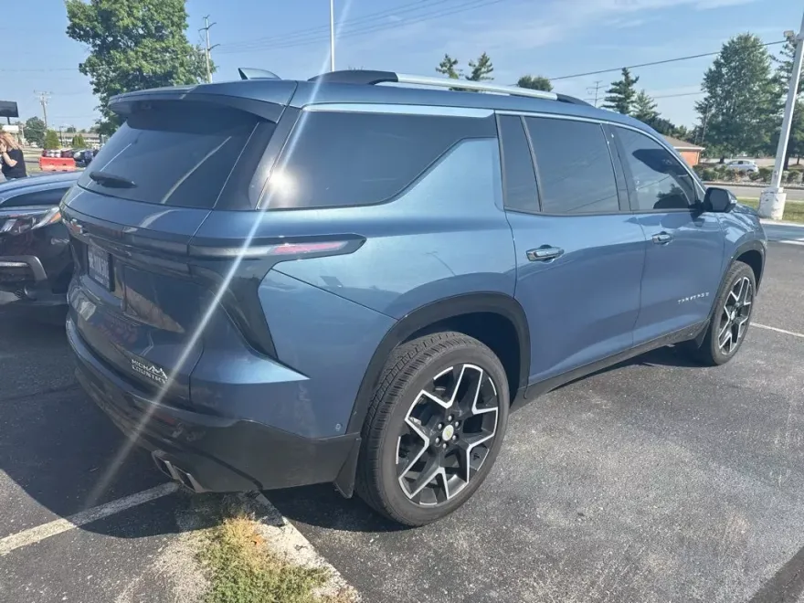 2025 Chevrolet Traverse High Country photo 1