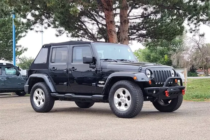 2013 Jeep Wrangler Unlimited Sahara photo 1